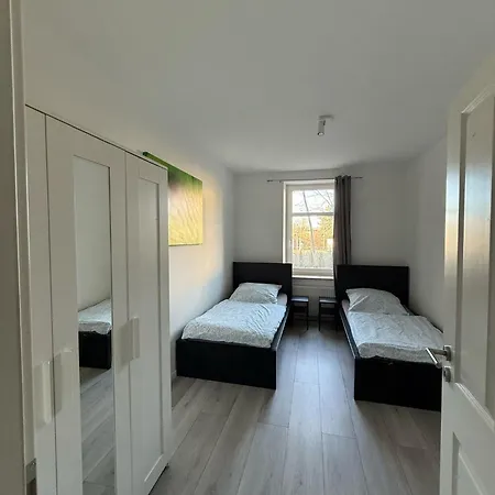 Apartment Wunderschoene Eisenbahnstrasse In Eg Links *
